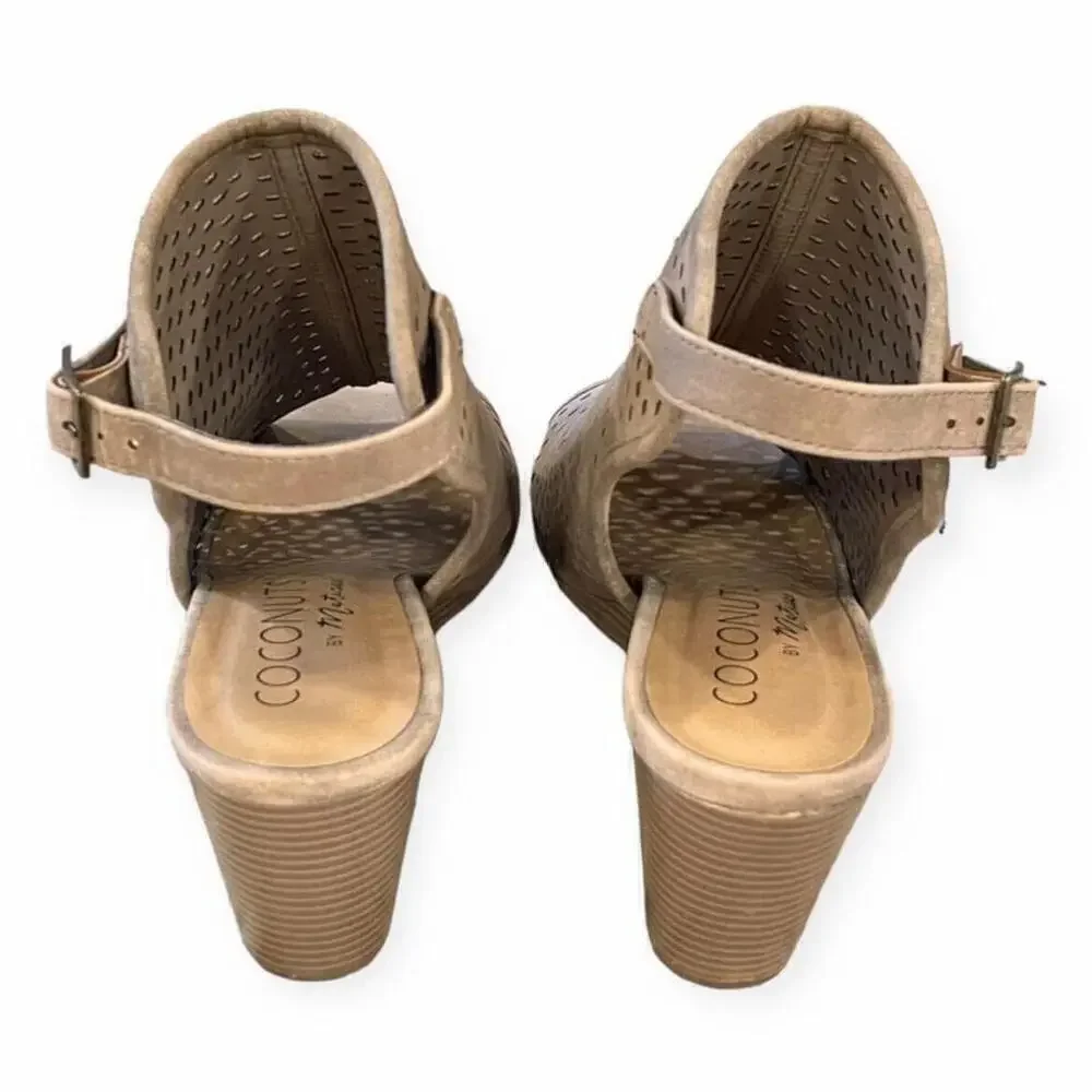 Coconuts by Matisse Womens 7.5 Sandals Perforated Peep Toe Slingback Wedge Heel